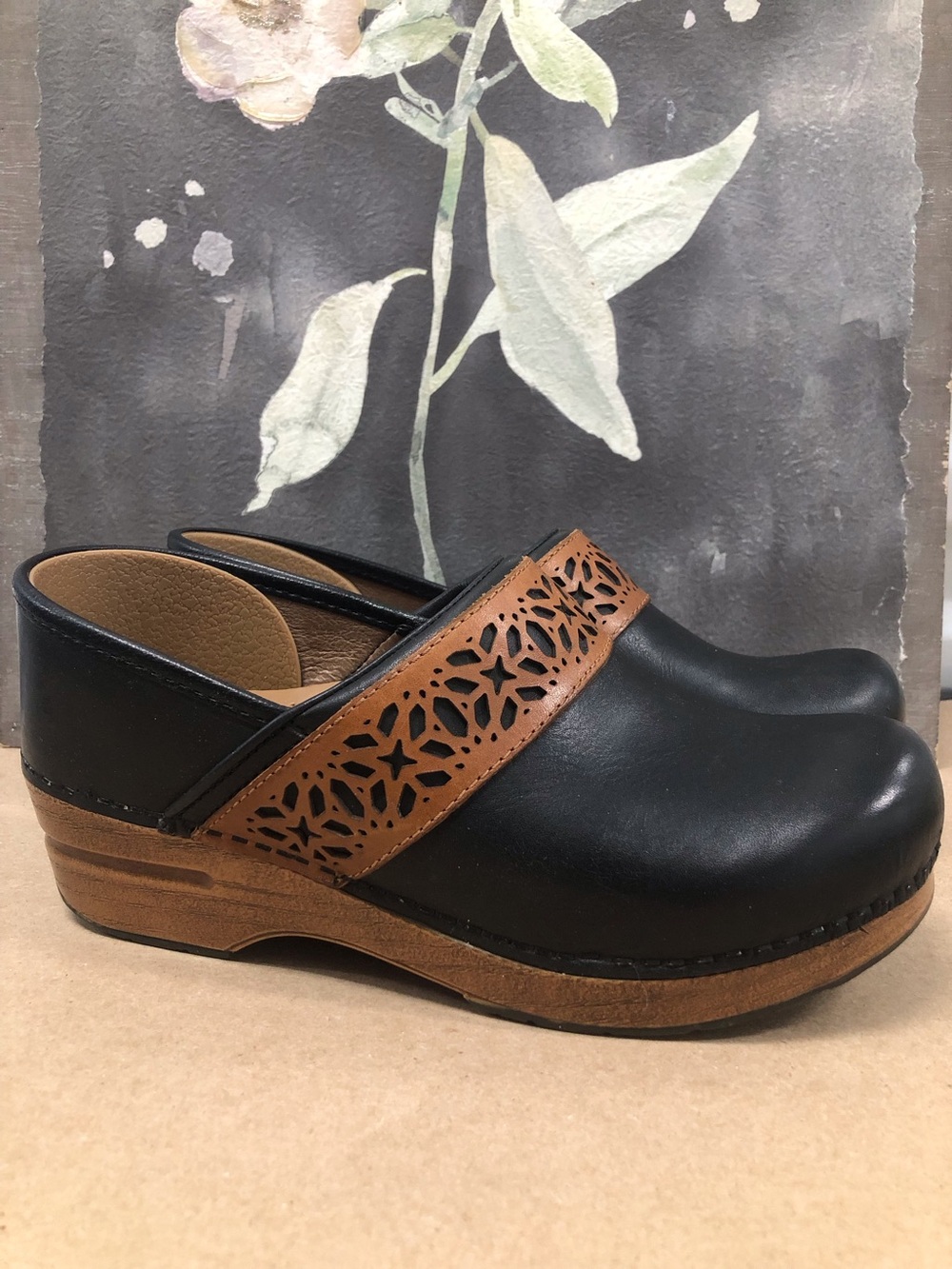 Dansko Leather Clogs sz 8